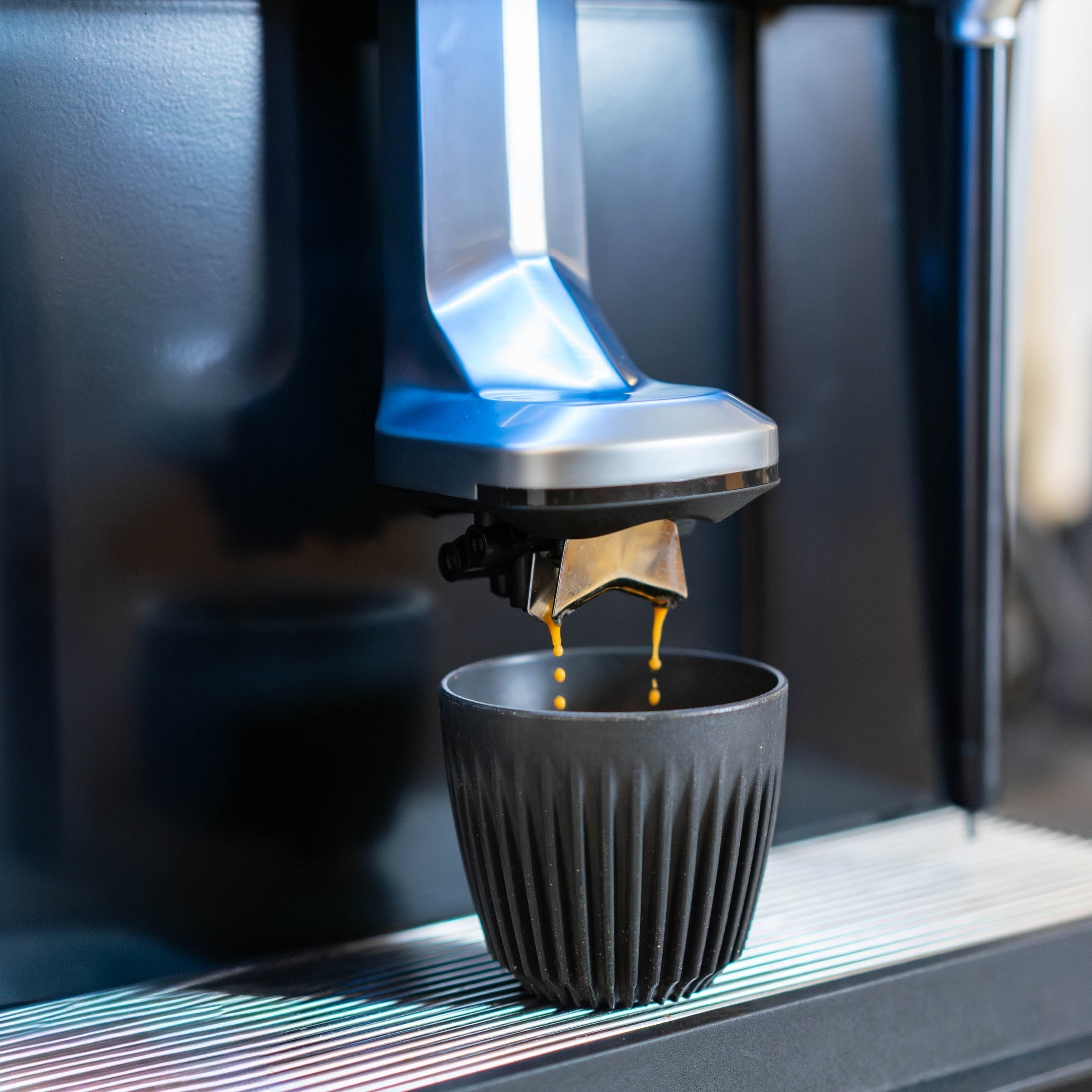 Caye på kontor - Sådan brygger du kaffe (STEP 2/3)