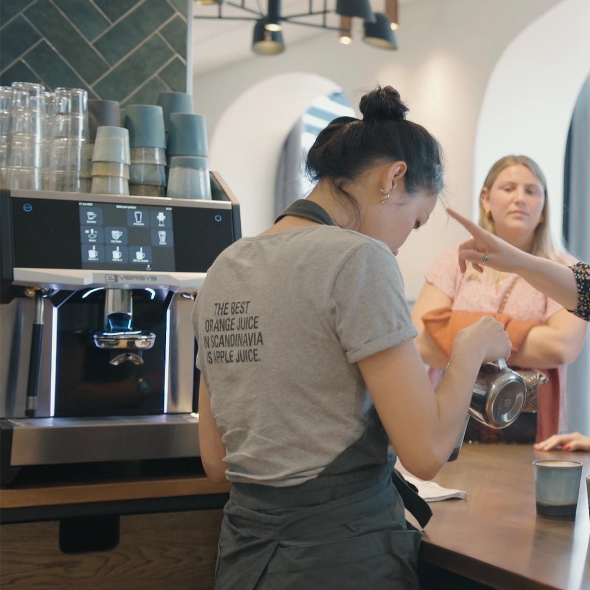 fuldautomatisk kaffemaskine, eversys cameo classic i kaffebar