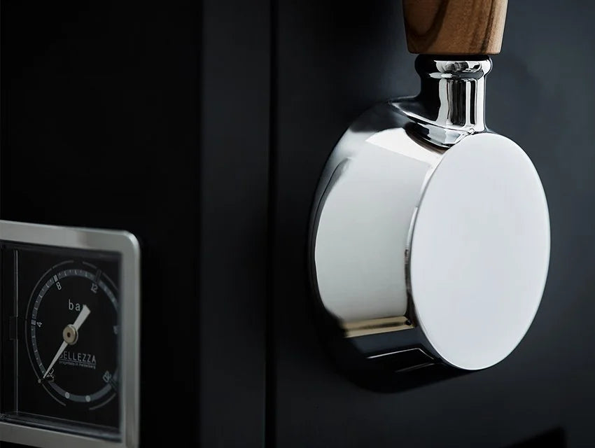 Detaljebillede af steamwand på Bellezza Bellona espressomaskine.