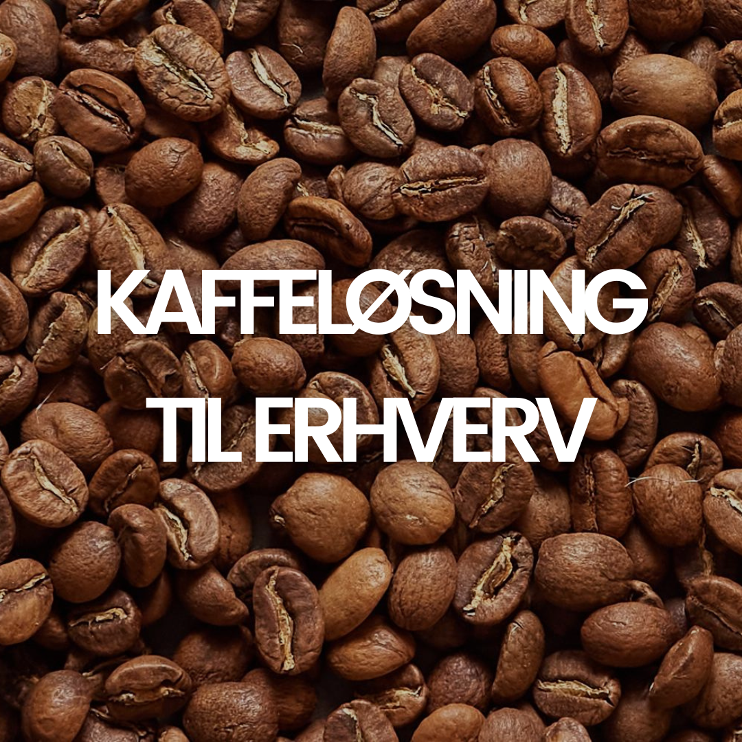 Nærbillede af en bunke ristede kaffebønner med en titel i hvid tekst og store bogstaver, der skriver "Kaffeløsning til erhverv." 