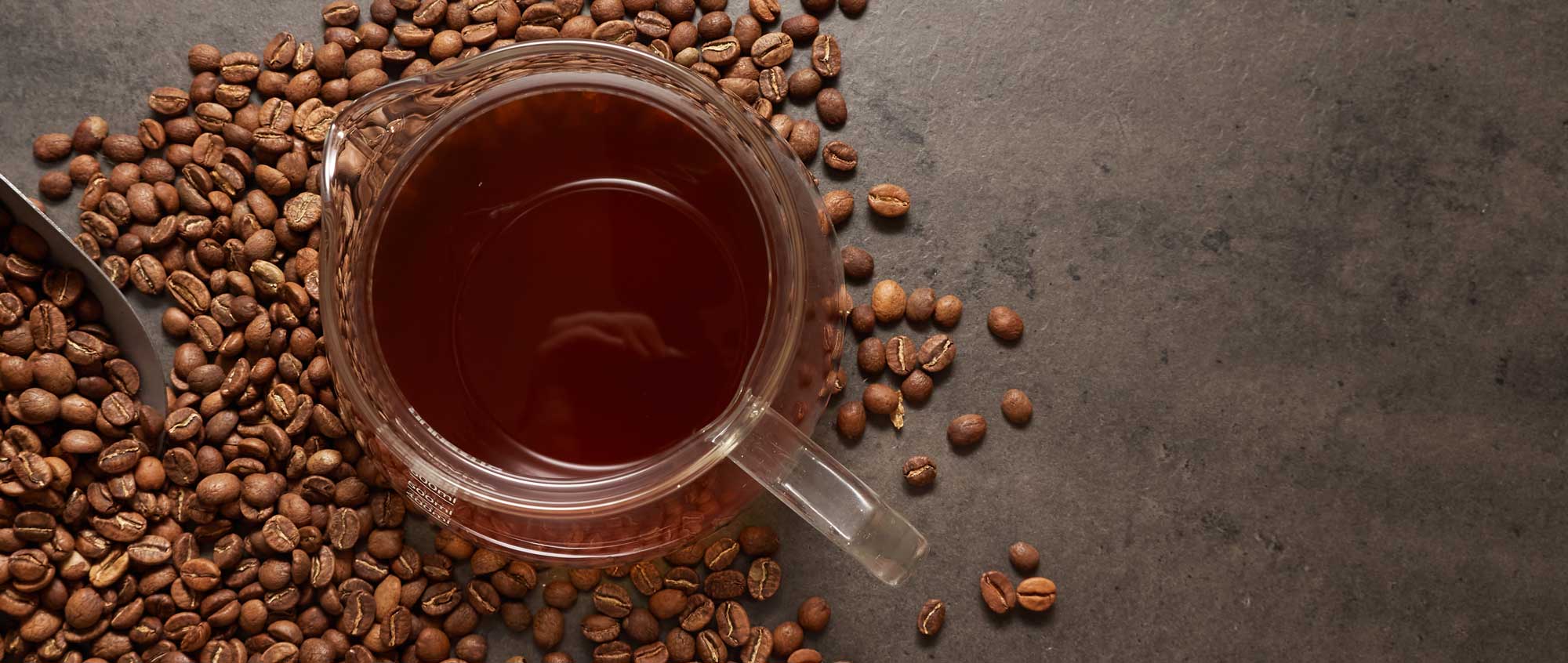 håndbryg og lysristede kaffebønner 